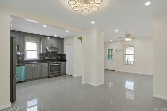 Building Photo - 22 Firth St