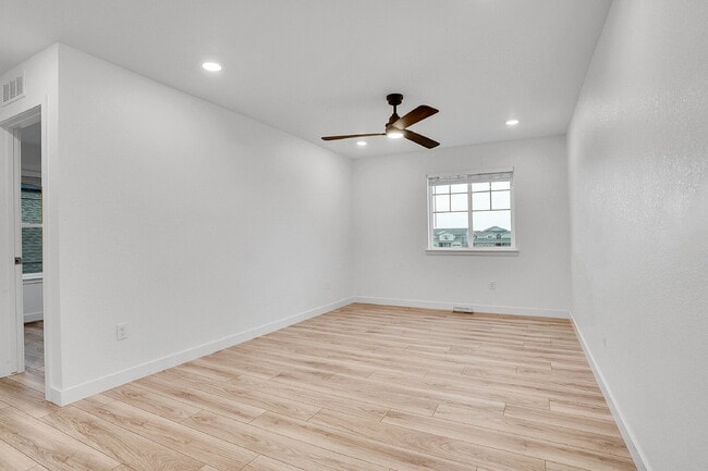 Building Photo - $3,650.00 - 4 Beds 3 Baths Single Family H...