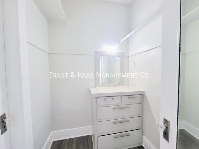 Building Photo - 135 Bonito Ave
