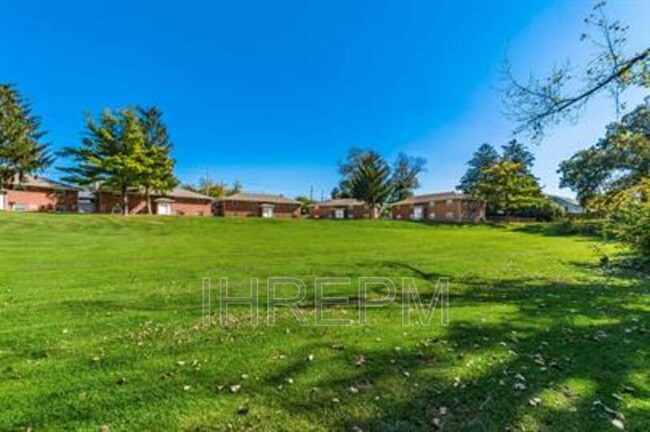 Building Photo - 284 Powell Cir