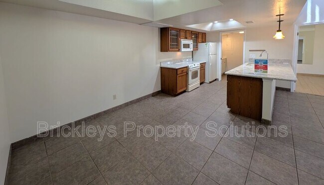 Building Photo - 6900 E Gold Dust Ave