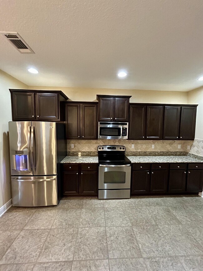 Building Photo - 80 S Knightsbridge Ct