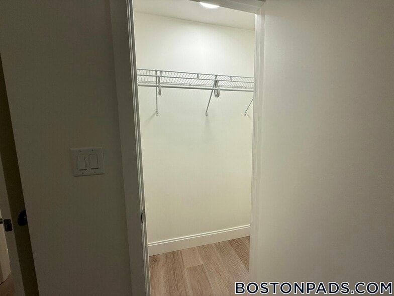 Building Photo - 1079 Commonwealth Ave