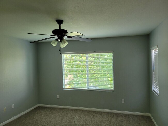 Building Photo - Beautiful SW home Annual Ridge