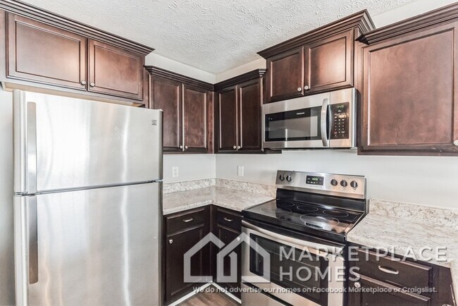 Building Photo - 741 Hollandale Rd