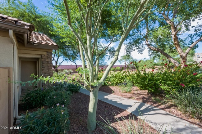 Building Photo - 2528 S Portland Ave