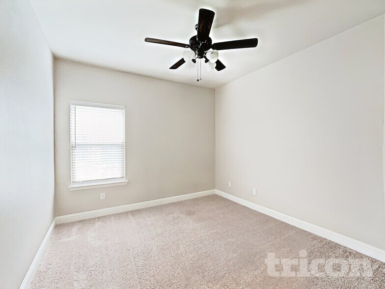 Building Photo - 7708 Cottonwood Dr