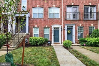 Building Photo - 2613 Campus Way N