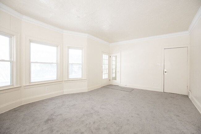 Building Photo - 3331 E 140th St