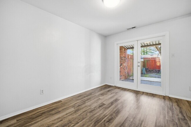 Building Photo - OPEN HOUSE SATURDAY THE 20TH 1PM-3PM! Three-bedroom, two-and-a-half bathrooms in Pembroke Meadows!