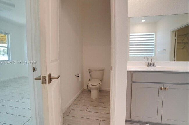 Building Photo - 30600 SW 193rd Ave