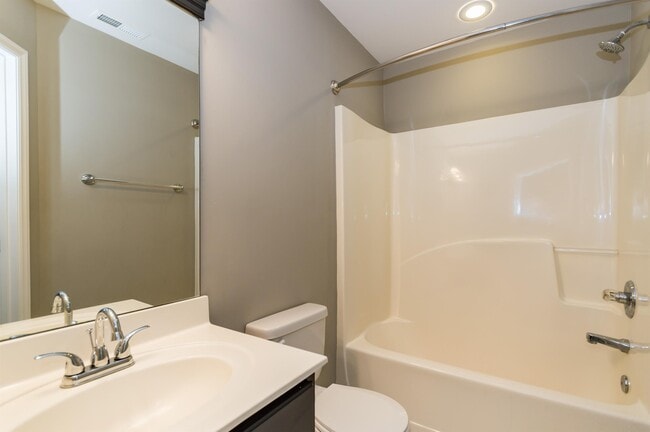 Building Photo - 118 Rustic Pine Ct
