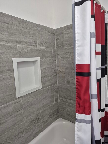 Building Photo - 723 Hanford St