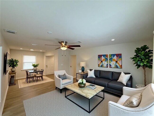 Building Photo - 3127 Latona Dr SW