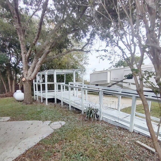 Building Photo - 2511 Farm to Market 646 Rd N