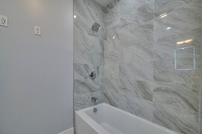 Building Photo - 97 Oakton Ave