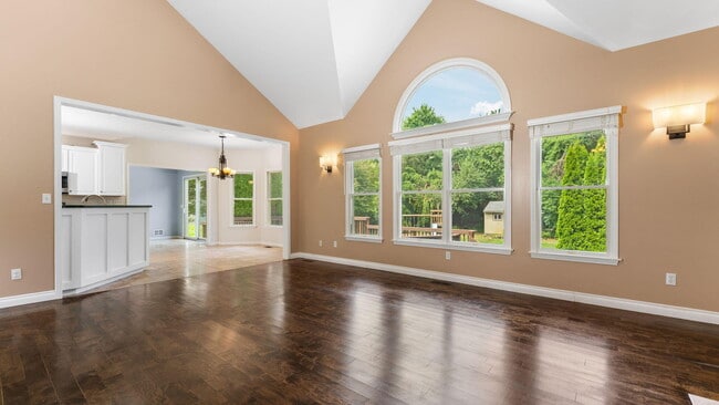 Building Photo - 9069 Emerson Dr