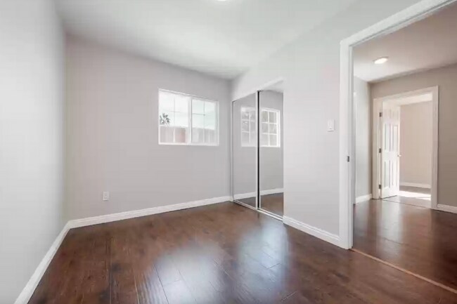 Building Photo - 5 Bedroom Updated Clairemont Home (Perfect...