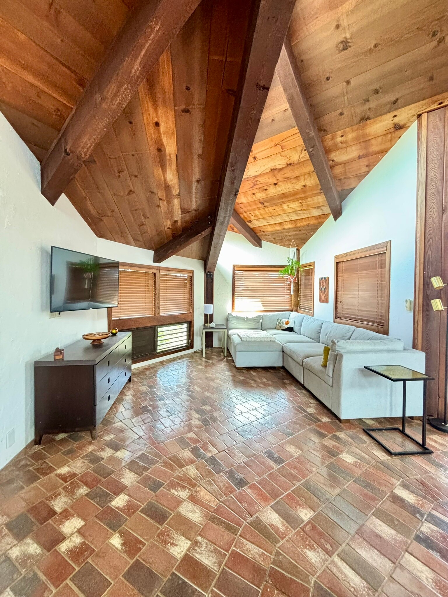 Building Photo - 3928 Ulu Alii St