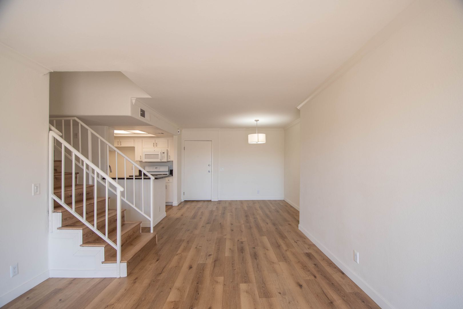 Building Photo - 6041 Fulton Ave