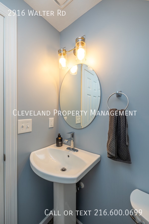 Building Photo - 2916 Walter Rd