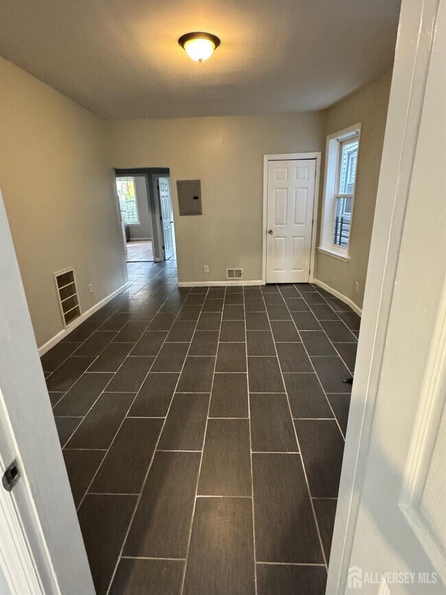 Building Photo - 260 Amherst St