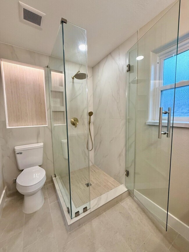 Building Photo - 1010 Golden Nugget Ct