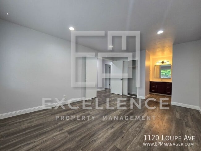 Building Photo - 1120 Loupe Ave