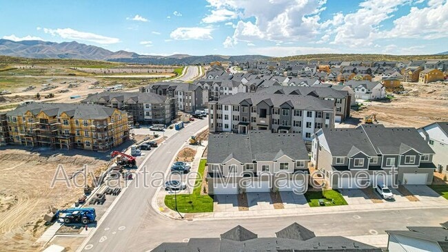 Building Photo - 1583 Stark Dr