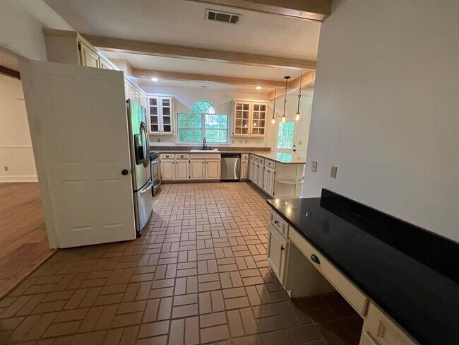 Building Photo - NE Acreage Home in Top School District