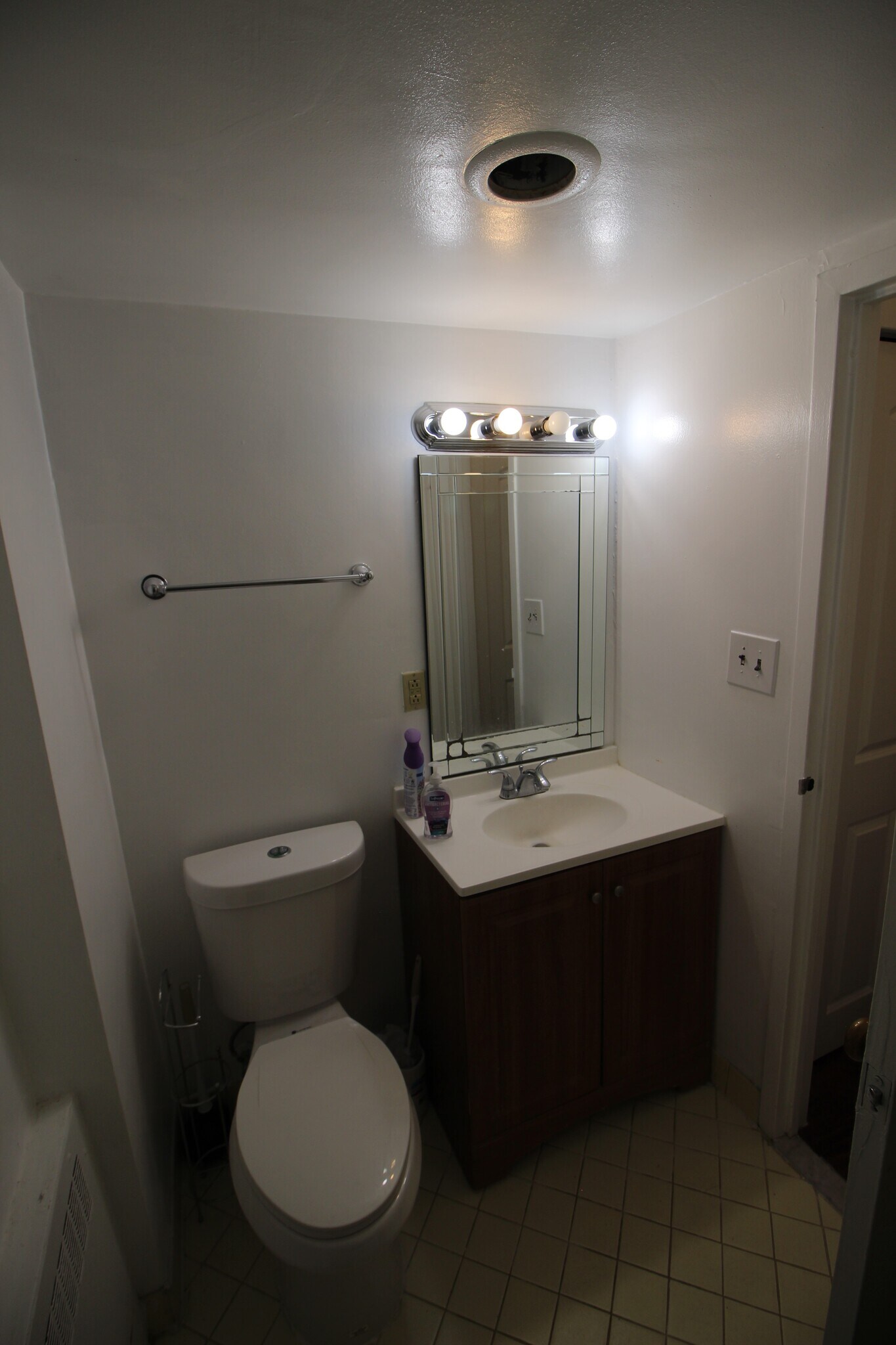 Building Photo - 522 21st St NW