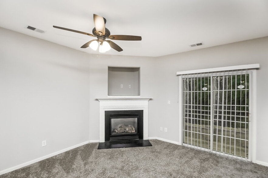 Building Photo - 713 Celeste Ln