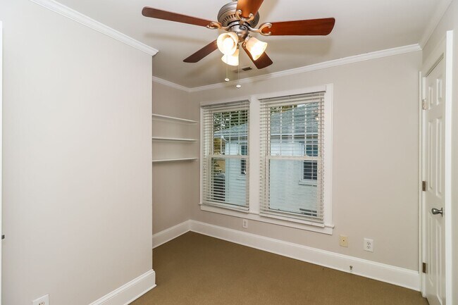 Building Photo - Beautiful Two Story Duplex in Historic Dilworth!