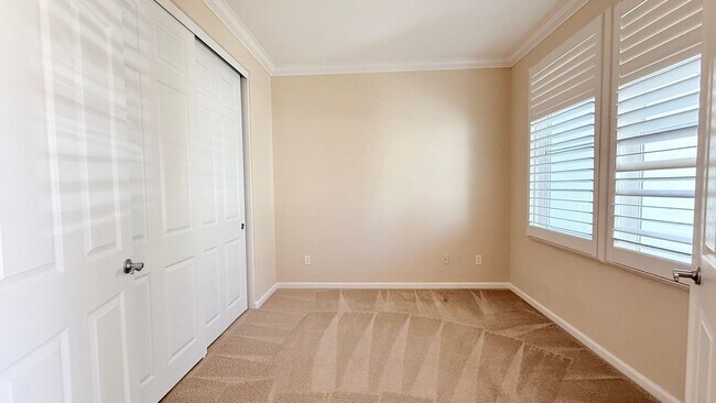 Building Photo - 304 Karelian St