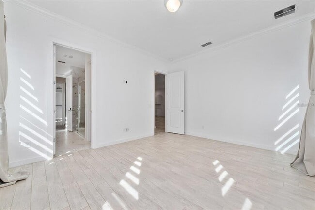 Building Photo - 8664 Dubochet St
