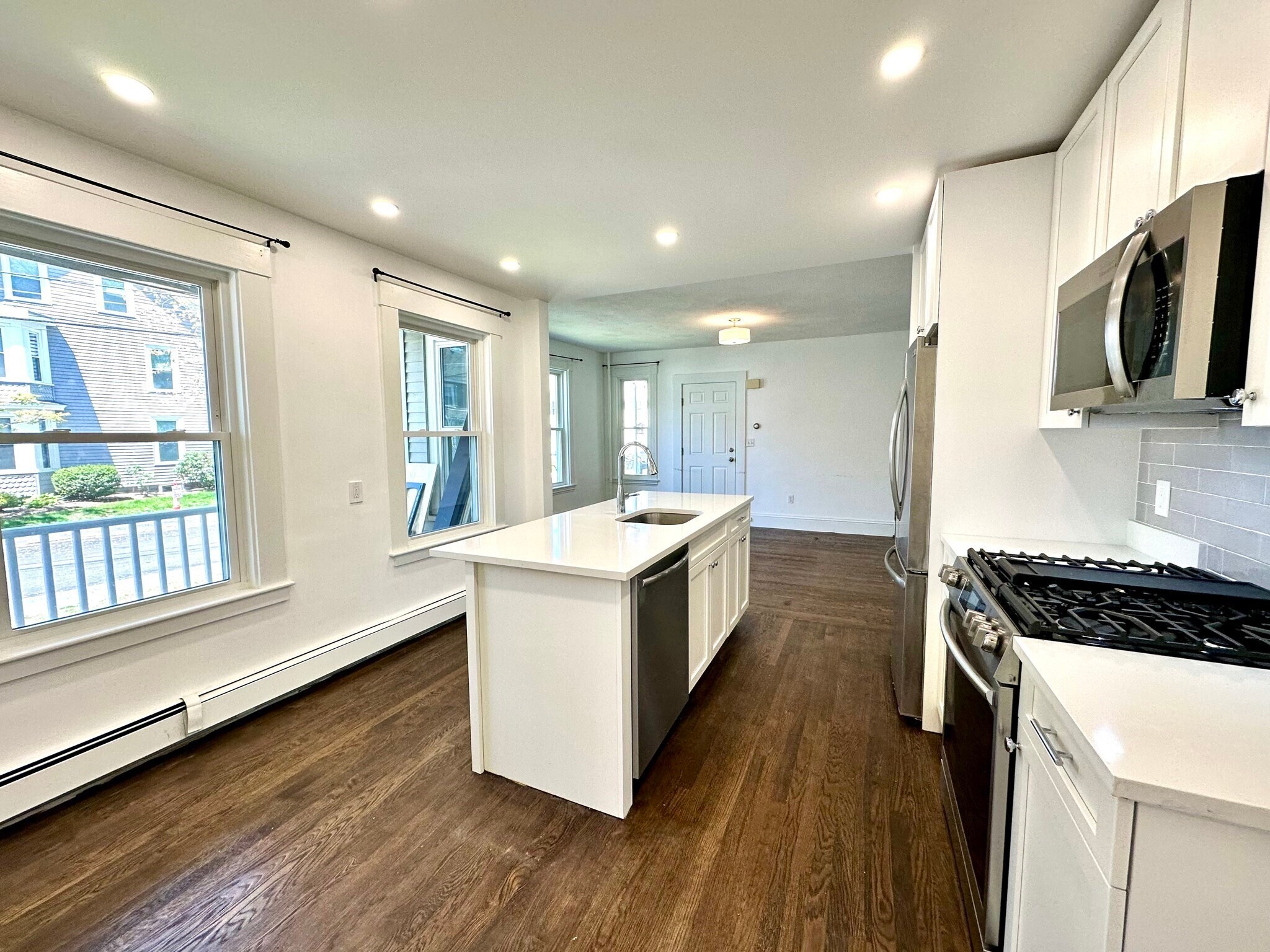 Building Photo - 70 Gardner St