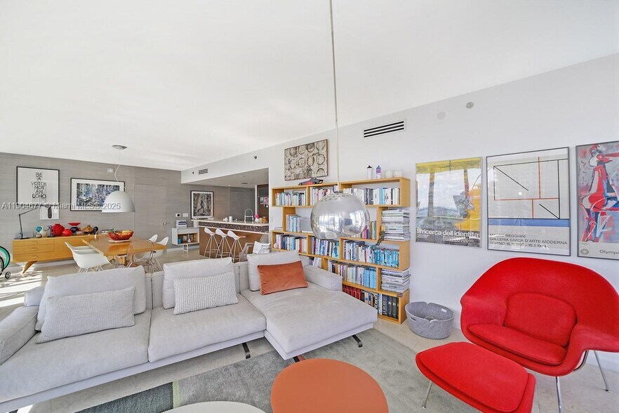 Building Photo - 465 Brickell Ave