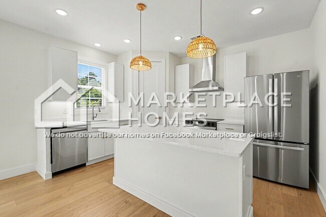 Building Photo - 7 Taverly Dr