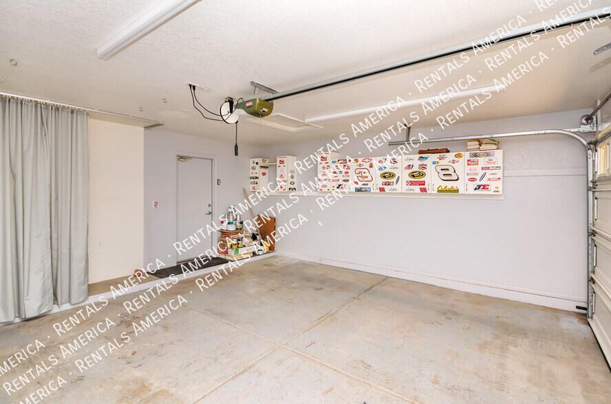 Building Photo - 7620 S Trumpet Vine Ave