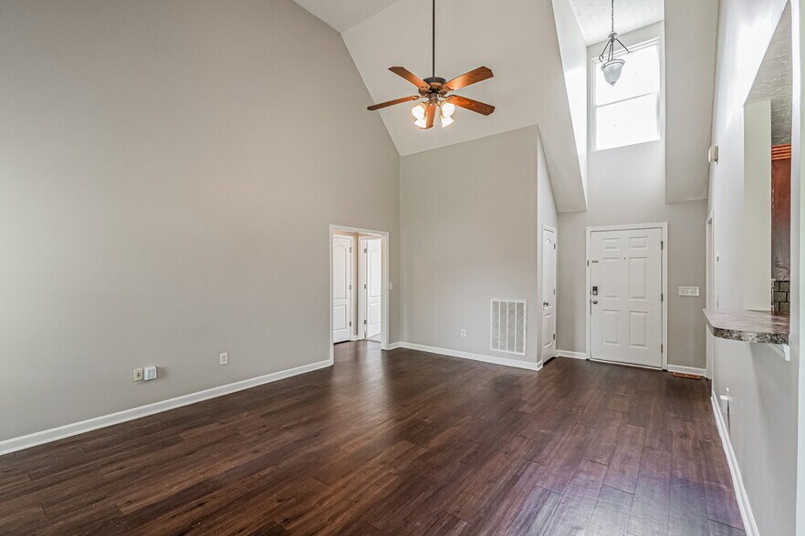 Building Photo - 5054 Betsy Ann Ave