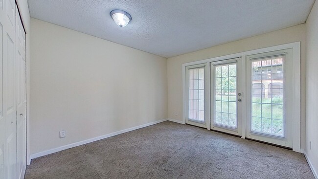 Building Photo - MOVE IN SPECIAL $500 OFF FIRST MONTH'S REN...