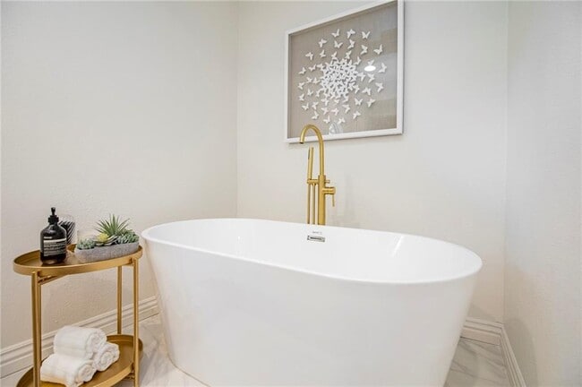 Building Photo - 1 Rader Ln