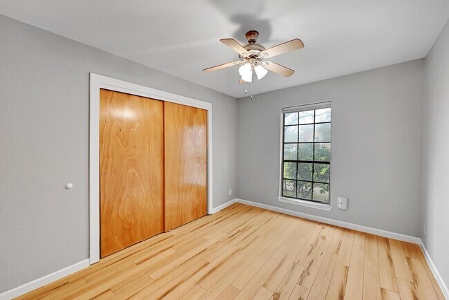 Building Photo - 1601 Faro Dr