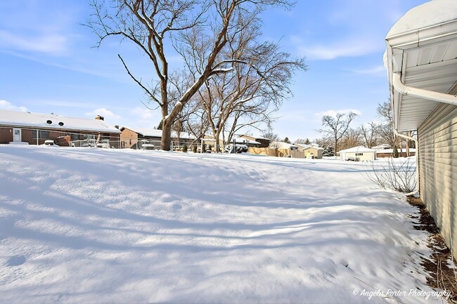 Building Photo - 831 Washington St