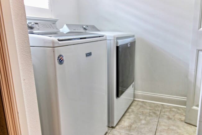 Pantry/Laundry Room - 111 N Albany Ave