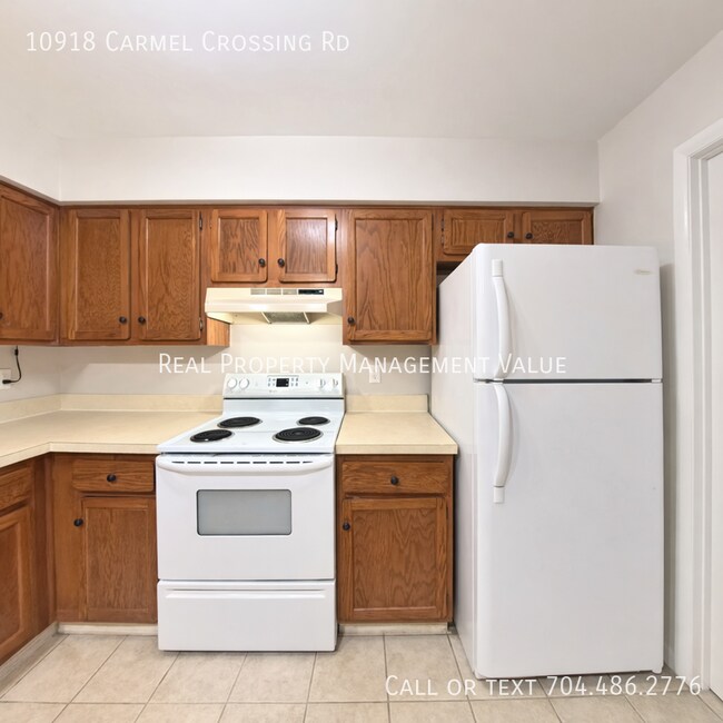 Building Photo - 10918 Carmel Crossing Rd