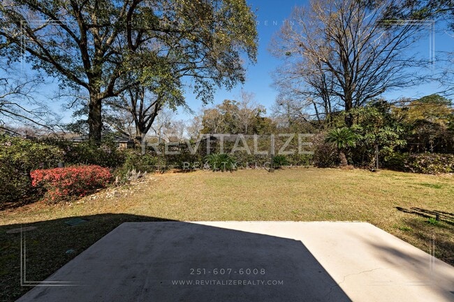 Building Photo - Immaculate 3BR / 2BA Home in Carriage Hills