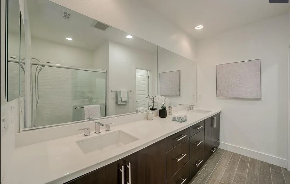 Building Photo - 2415 Stearman Ct