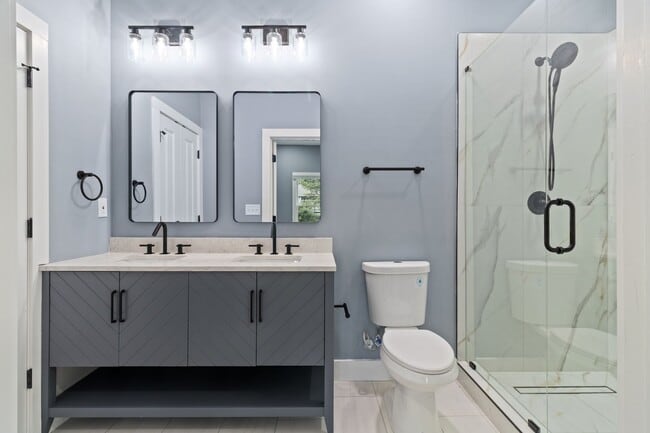 Building Photo - Stunning Fully Renovated Home in the Heart of Historic Oakland City