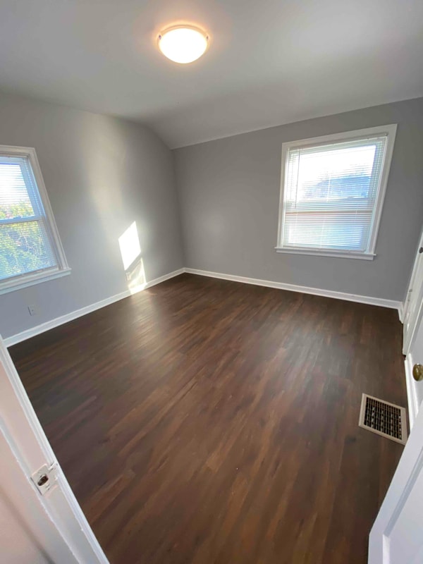 Building Photo - 2740 Ruhl Ave